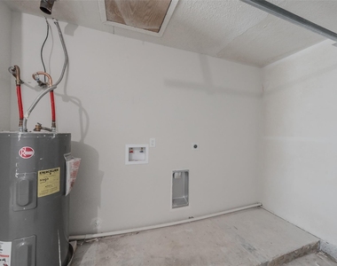 4920 Colorado Boulevard - Photo Thumbnail 39