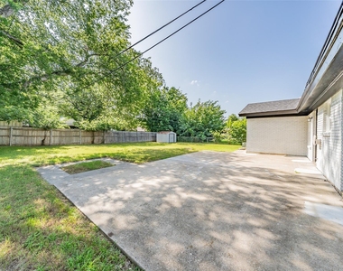 4920 Colorado Boulevard - Photo Thumbnail 5