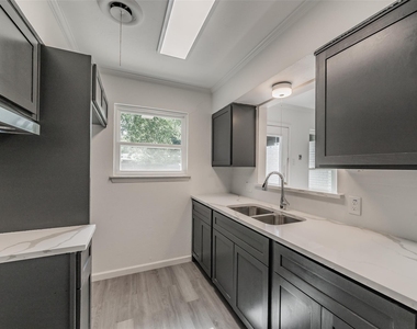4920 Colorado Boulevard - Photo Thumbnail 21