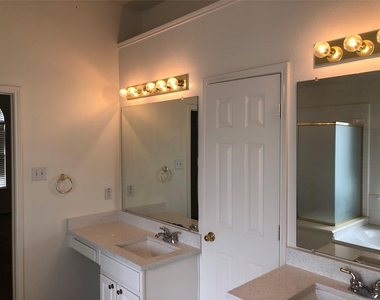 9505 Sean Drive - Photo Thumbnail 12