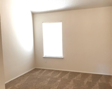 9505 Sean Drive - Photo Thumbnail 10