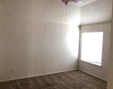 9505 Sean Drive - Photo Thumbnail 9