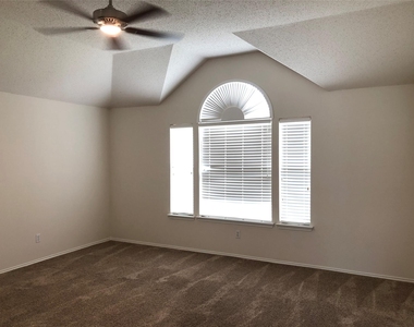 9505 Sean Drive - Photo Thumbnail 11