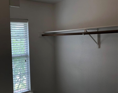 9505 Sean Drive - Photo Thumbnail 18