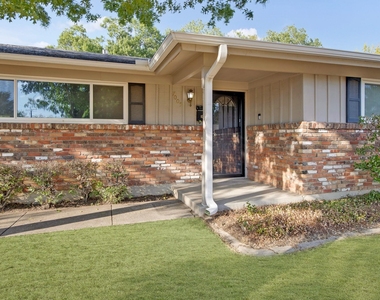 7005 Oakland Lane - Photo Thumbnail 1