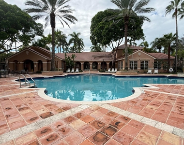 4828 N State Road 7 - Photo Thumbnail 15
