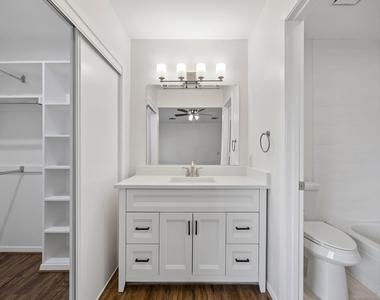1613 19th Street - Photo Thumbnail 15