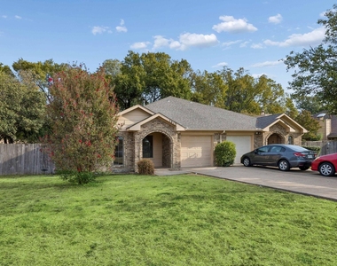 1613 19th Street - Photo Thumbnail 2