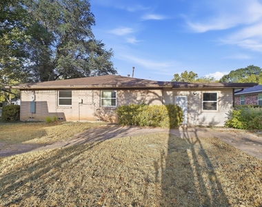 2002 Shawnee Street - Photo Thumbnail 14