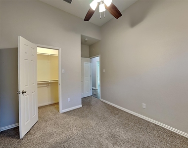 1705 Bershire Court - Photo Thumbnail 17