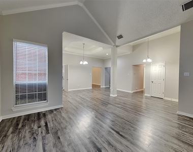 1705 Bershire Court - Photo Thumbnail 2