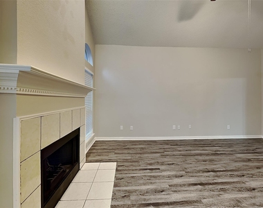 1705 Bershire Court - Photo Thumbnail 3