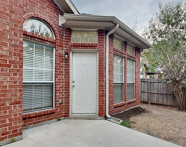 1705 Bershire Court - Photo Thumbnail 21