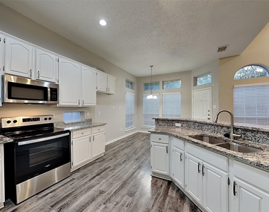 1705 Bershire Court - Photo Thumbnail 6