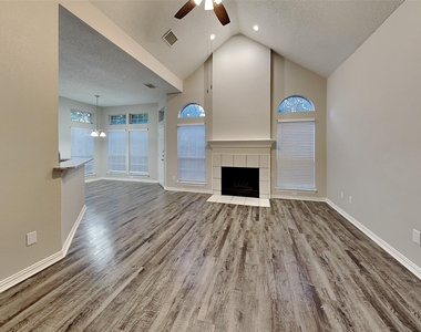 1705 Bershire Court - Photo Thumbnail 4