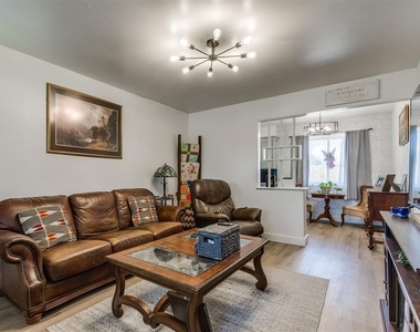 907 Sw 3rd Street - Photo Thumbnail 4