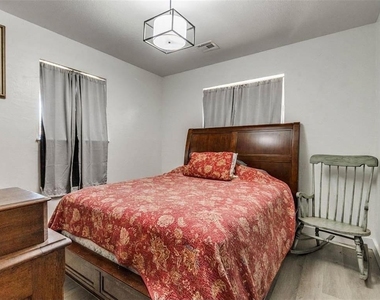 907 Sw 3rd Street - Photo Thumbnail 12