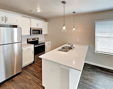 427 Summit Ridge Drive - Photo Thumbnail 4