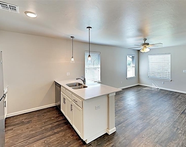 427 Summit Ridge Drive - Photo Thumbnail 10