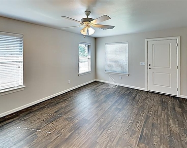 427 Summit Ridge Drive - Photo Thumbnail 3