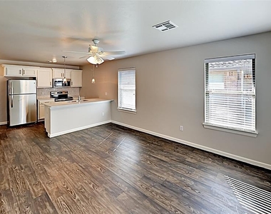 427 Summit Ridge Drive - Photo Thumbnail 2
