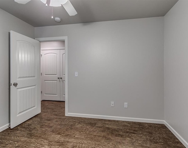 427 Summit Ridge Drive - Photo Thumbnail 7