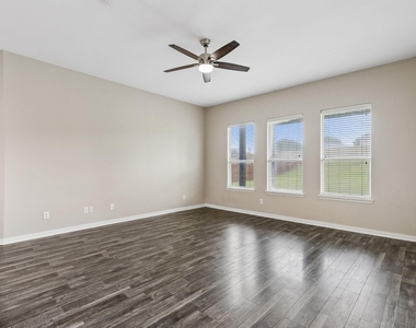 1209 Stone Lane - Photo Thumbnail 32