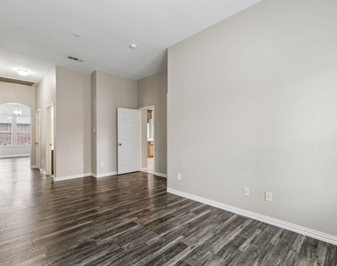 1209 Stone Lane - Photo Thumbnail 35