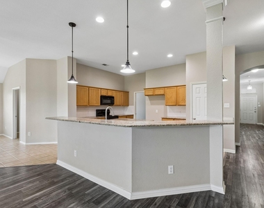 1209 Stone Lane - Photo Thumbnail 17