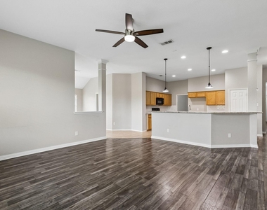1209 Stone Lane - Photo Thumbnail 2