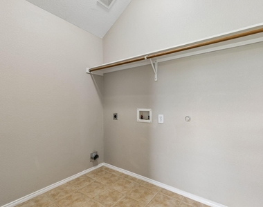 1209 Stone Lane - Photo Thumbnail 37