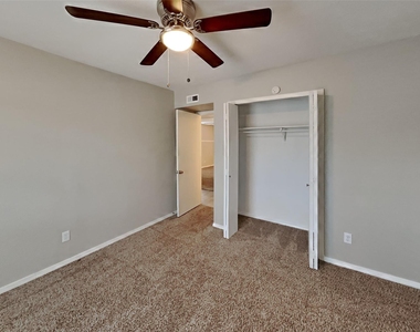 1528 Jabbet Drive - Photo Thumbnail 11