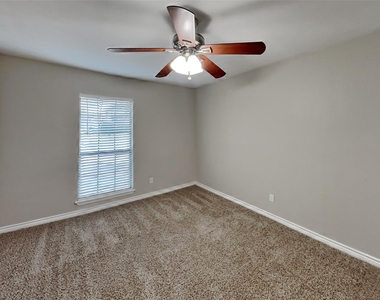 1528 Jabbet Drive - Photo Thumbnail 12