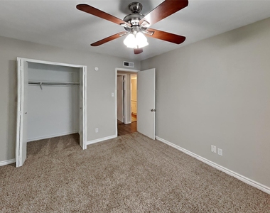 1528 Jabbet Drive - Photo Thumbnail 13