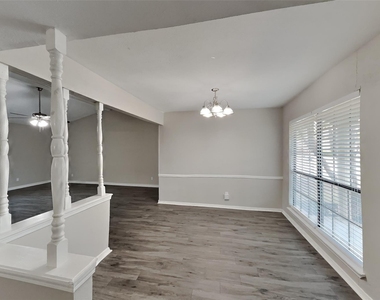 1528 Jabbet Drive - Photo Thumbnail 5