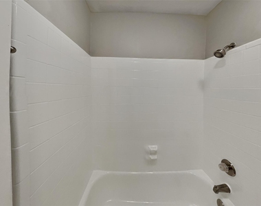 1528 Jabbet Drive - Photo Thumbnail 8