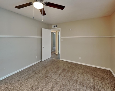 1528 Jabbet Drive - Photo Thumbnail 6