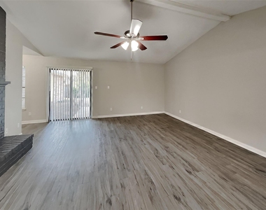 1528 Jabbet Drive - Photo Thumbnail 1