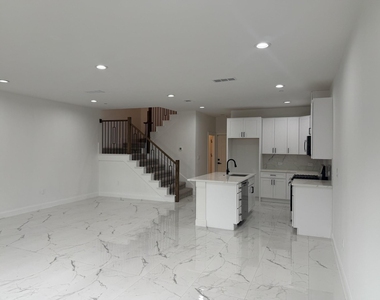 6218 Dewitt Street - Photo Thumbnail 4