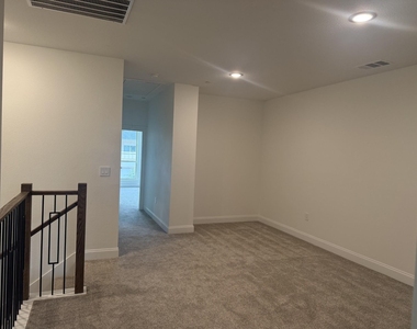 6218 Dewitt Street - Photo Thumbnail 9