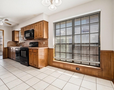 3204 Anchor Drive - Photo Thumbnail 9
