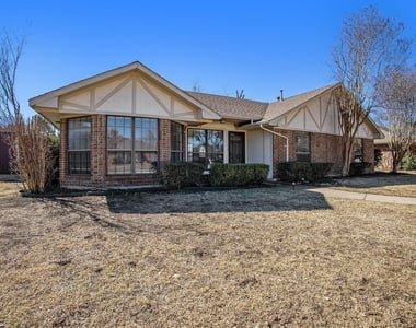 3204 Anchor Drive - Photo Thumbnail 1