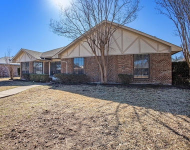 3204 Anchor Drive - Photo Thumbnail 2