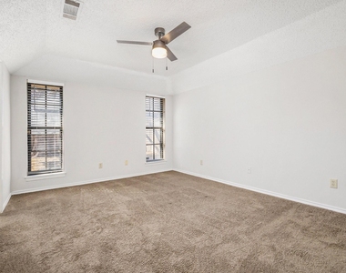 3204 Anchor Drive - Photo Thumbnail 16