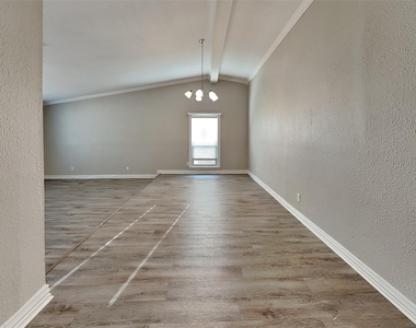 4144 Staghorn Circle S - Photo Thumbnail 7