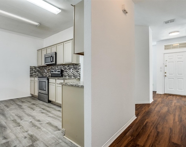 4021 Carrington Drive - Photo Thumbnail 12