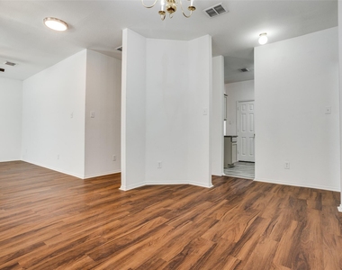 4021 Carrington Drive - Photo Thumbnail 6
