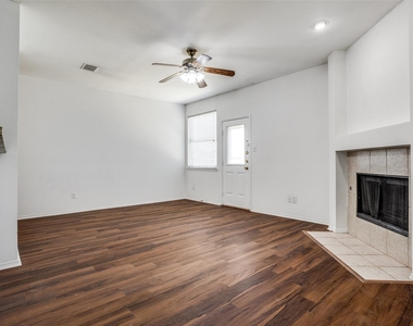 4021 Carrington Drive - Photo Thumbnail 7