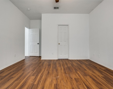 4021 Carrington Drive - Photo Thumbnail 20