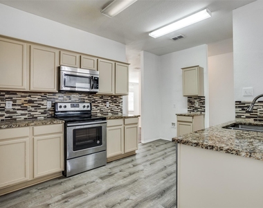 4021 Carrington Drive - Photo Thumbnail 13